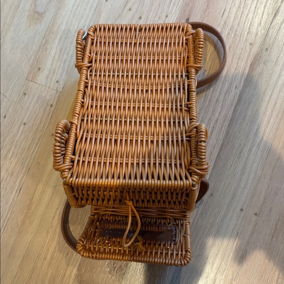 NWT Viral Tommy Bahama Wicker Jeep Handbag - Picture 6 of 8